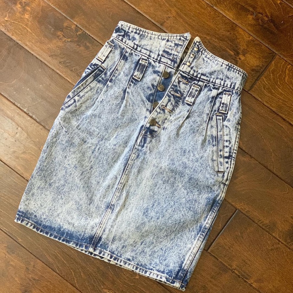 Limited Express vintage high-waisted skirt